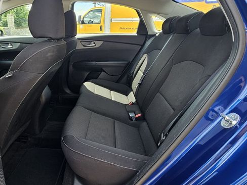 Used 2020 Kia Forte LXS FWD image 11