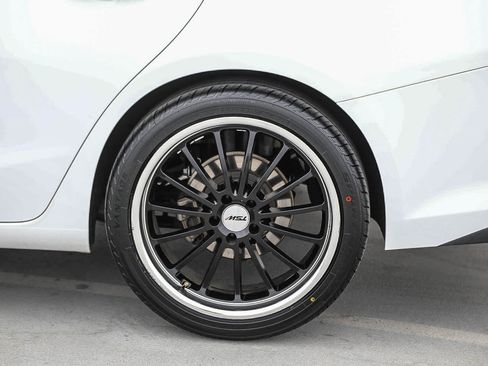 Used 2018 Chevrolet Malibu LT FWD image 11