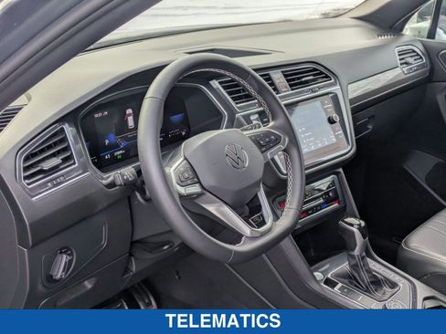 Used 2023 Volkswagen Tiguan SE R-Line image 15