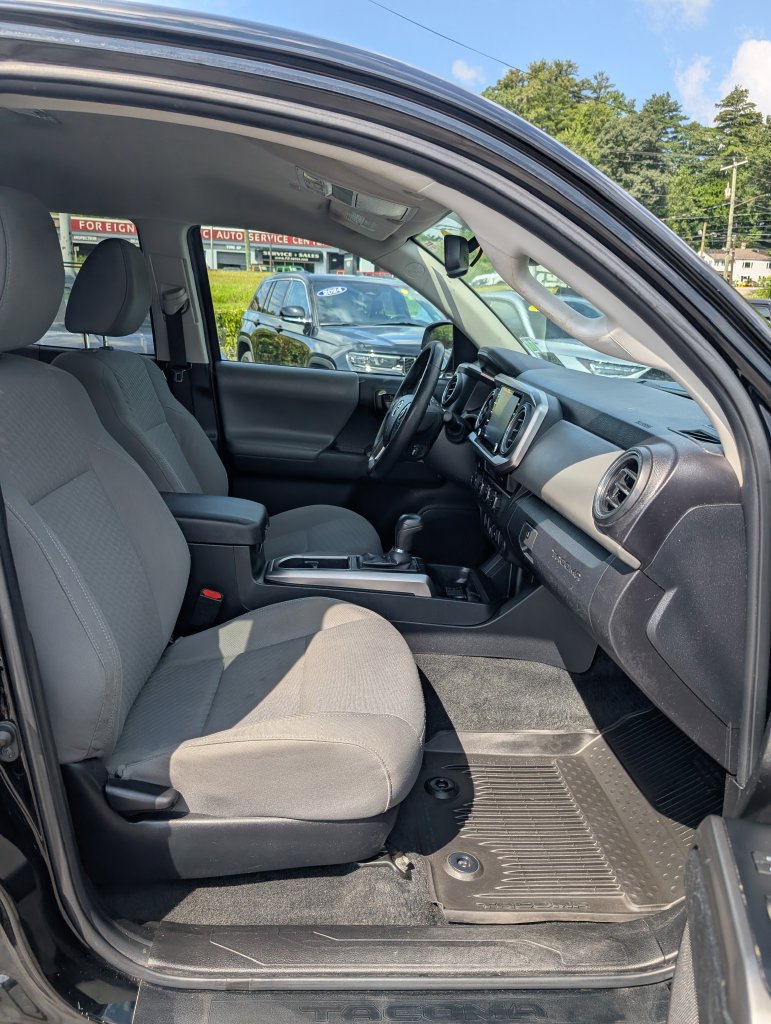 Certified 2023 Toyota Tacoma SR5 AWD/4WD image 19