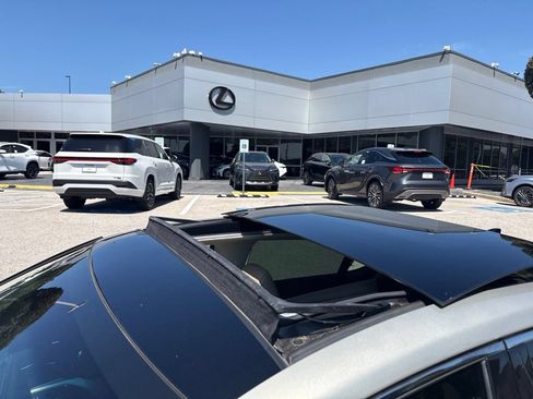 Certified 2021 Lexus ES 350 Ultra Luxury w/ Accessory Package 2 FWD image 10
