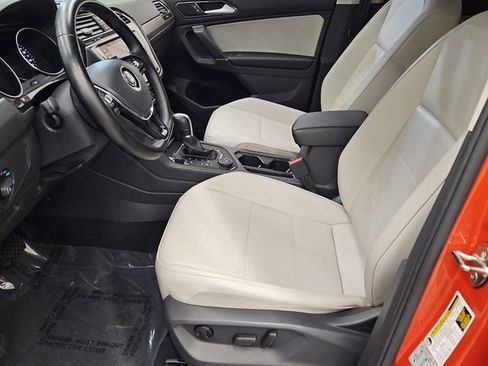 Used 2018 Volkswagen Tiguan SE image 11