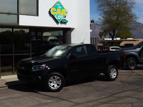 Used 2022 Chevrolet Colorado LT w/ Fleet Safety Package image 3