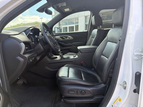 Used 2023 Chevrolet Traverse LT AWD/4WD image 17