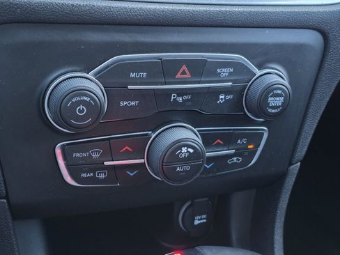 Used 2018 Dodge Charger R/T w/ Plus Group image 24