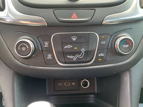Used 2020 Chevrolet Equinox LT FWD image 22