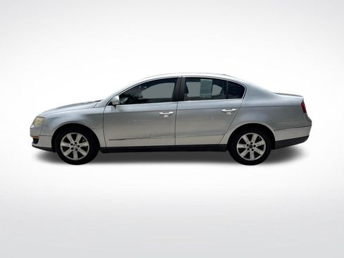 Used 2007 Volkswagen Passat 2.0T FWD image 8