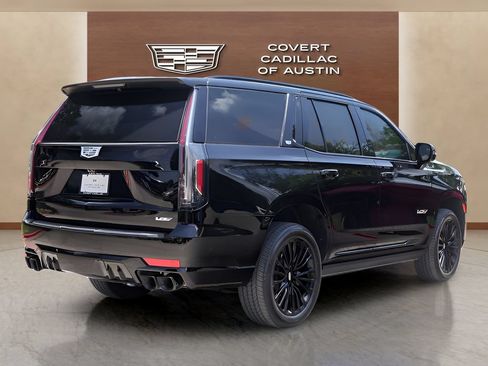 Certified 2023 Cadillac Escalade V AWD/4WD image 4
