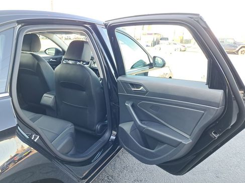 Used 2024 Volkswagen Jetta SE image 14