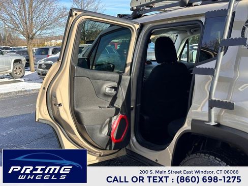 Used 2015 Jeep Renegade Latitude image 11