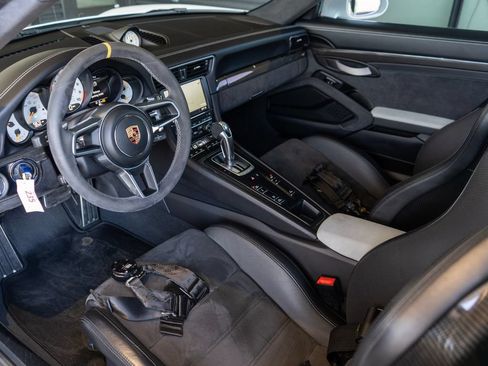 Used 2016 Porsche 911 GT3 RS RWD image 5