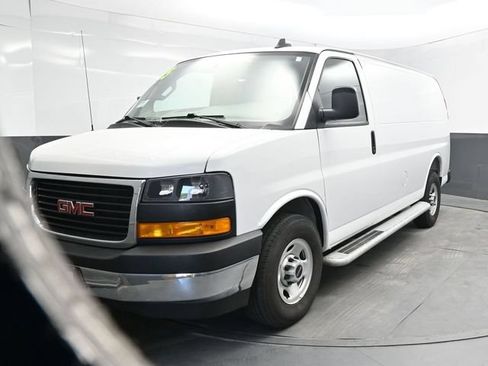 Used 2025 GMC Savana 2500 w/ Driver Convenience Package RWD image 2