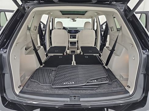 Used 2023 Volkswagen Atlas SEL R-Line image 20
