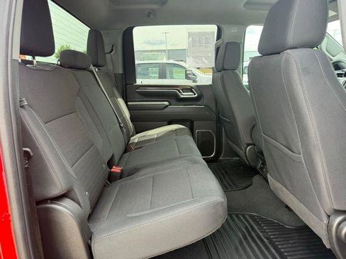 Used 2025 Chevrolet Silverado 2500 LT w/ Convenience Package AWD/4WD image 4