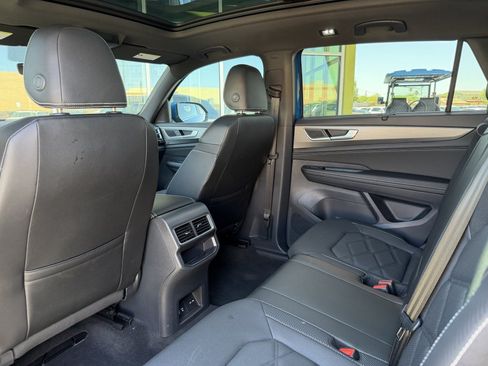 Used 2024 Volkswagen Atlas Cross Sport SE w/ Panoramic Sunroof Package FWD image 35