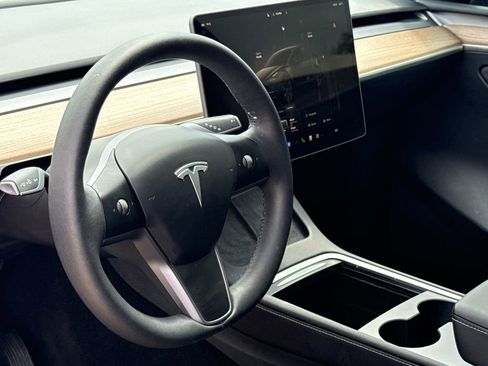 Used 2025 Tesla Model Y Long Range RWD image 20