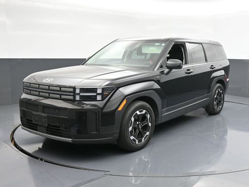 Used 2025 Hyundai Santa Fe SE image 4