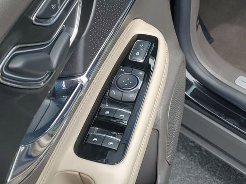Certified 2024 Lincoln Corsair AWD w/ Equipment Group 101A image 9