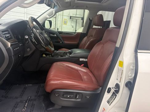 Used 2016 Lexus LX 570 4WD w/ Luxury Package image 22