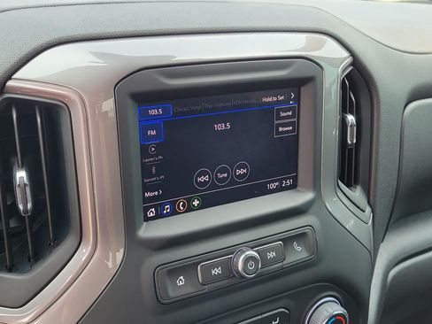 Used 2022 Chevrolet Silverado 1500 Custom Trail Boss w/ LPO, Dark Essentials Package AWD/4WD image 24