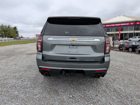 Used 2023 Chevrolet Suburban Premier image 4