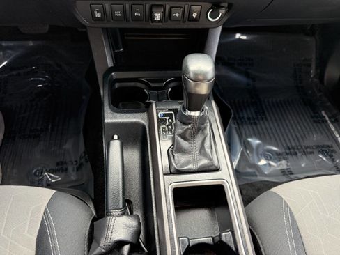 Used 2020 Toyota Tacoma TRD Sport 4x4 4dr Double Cab 5 image 43