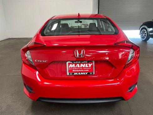 Used 2018 Honda Civic EX image 4