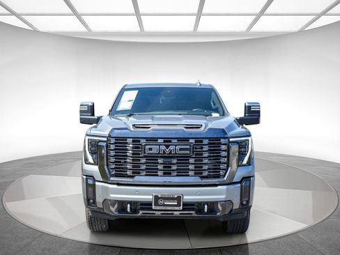 Used 2024 GMC Sierra 2500 Denali Ultimate w/ Max Trailering Package AWD/4WD image 6