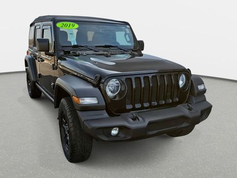 Used 2019 Jeep Wrangler Unlimited Sport AWD/4WD image 3