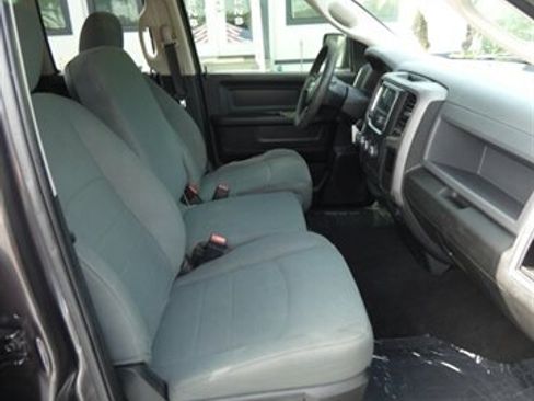Used 2018 RAM 1500 Express RWD image 48