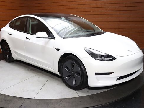 Used 2023 Tesla Model 3 Standard Range RWD image 16