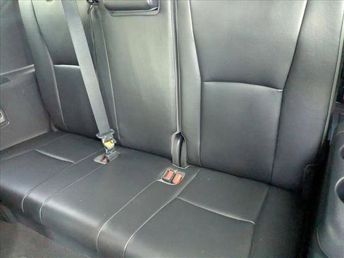 Used 2021 Toyota Highlander XLE image 19