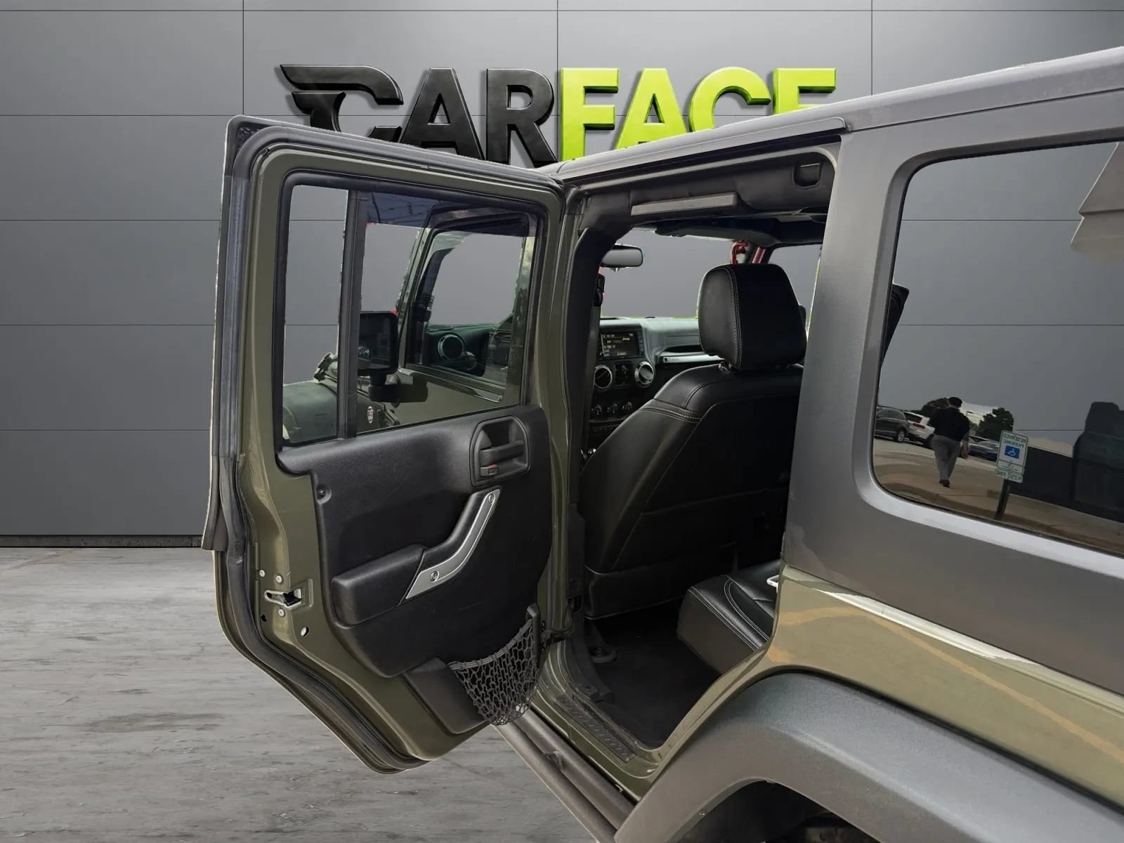 Used 2015 Jeep Wrangler Unlimited Rubicon AWD/4WD image 18
