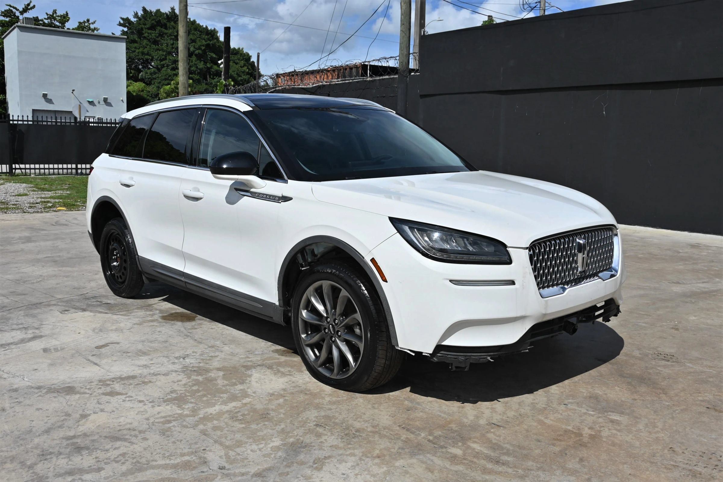 Used 2021 Lincoln Corsair FWD w/ Premium Package image 1