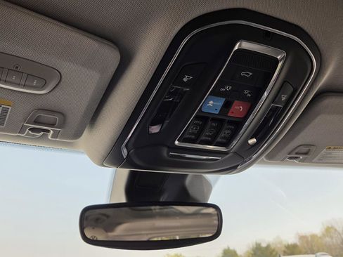 Used 2022 Jeep Grand Cherokee Limited 4xe image 38