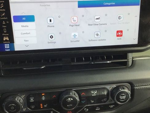 Used 2024 Jeep Wrangler High Altitude image 13