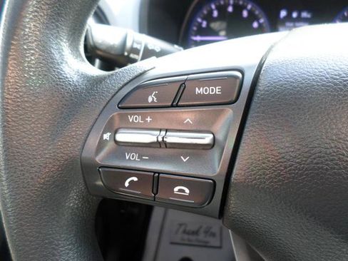 Used 2020 Hyundai Kona SE w/ Cargo Package image 18