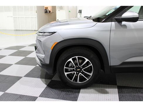 Used 2025 Chevrolet TrailBlazer LT image 9