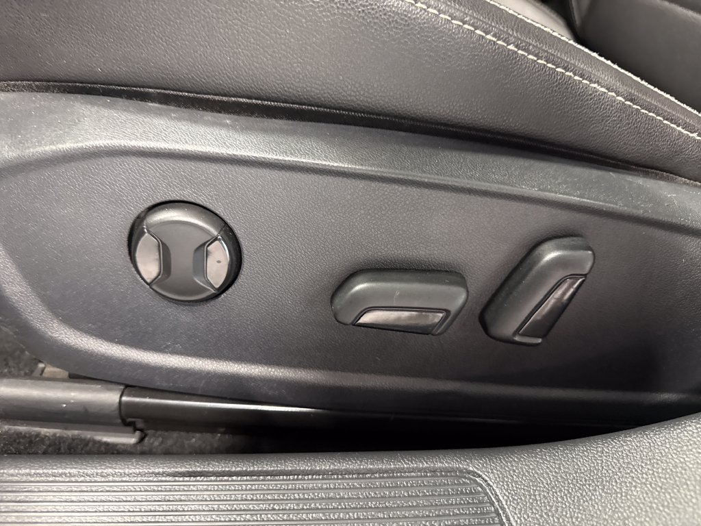 Used 2024 Volkswagen Jetta SE FWD image 27