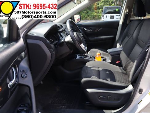 Used 2018 Nissan Rogue SV AWD/4WD image 14