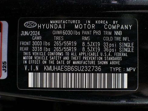 Used 2025 Genesis GV70 3.5T Sport w/ Sport Advanced Package AWD/4WD image 19