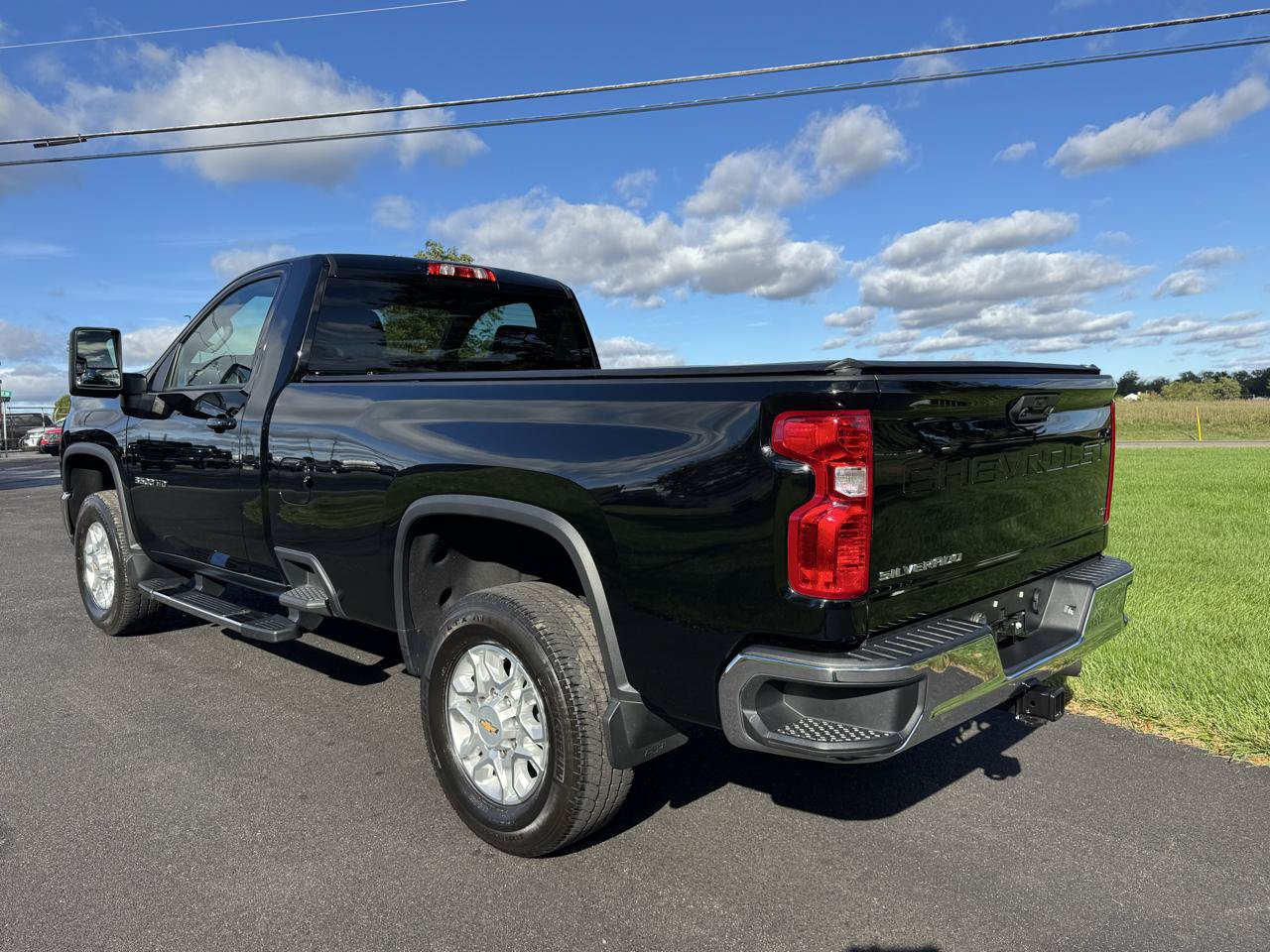Used 2024 Chevrolet Silverado 3500 LT w/ Convenience Package AWD/4WD image 4