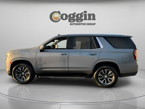 Used 2022 Chevrolet Tahoe LT w/ Luxury Package image 2