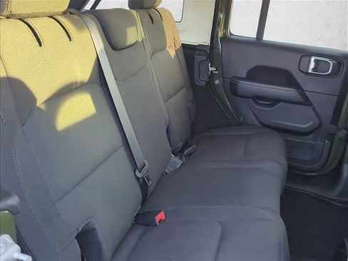 Used 2022 Jeep Wrangler Unlimited Sahara AWD/4WD image 23