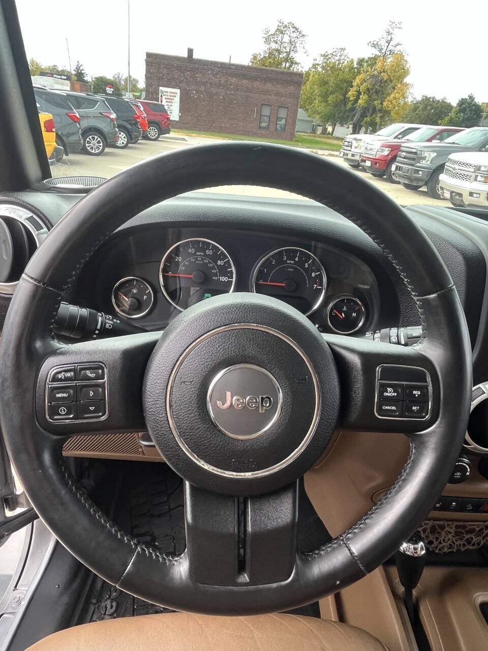 Used 2015 Jeep Wrangler Unlimited Sahara w/ Dual Top Group AWD/4WD image 15