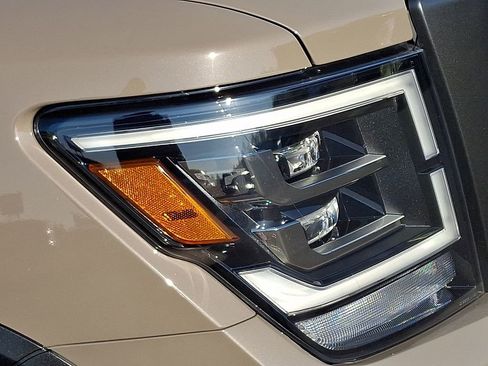 Certified 2024 Nissan Titan PRO-4X w/ Pro-4x Convenience Package AWD/4WD image 9