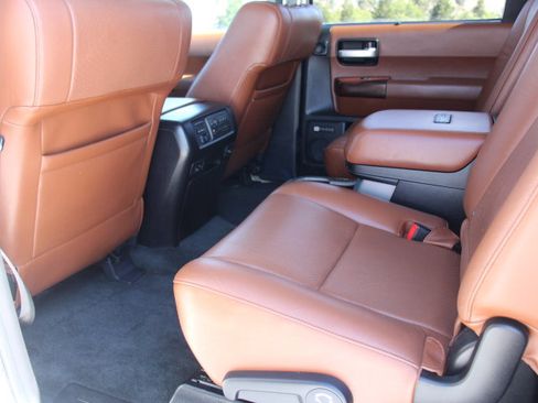 Used 2017 Toyota Sequoia Platinum RWD image 16
