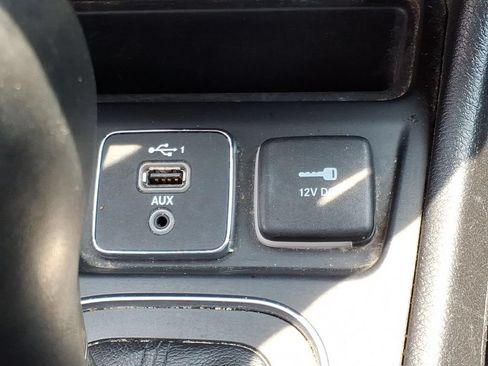 Used 2020 Jeep Cherokee Latitude Lux w/ Quick Order Package 26H Lux AWD/4WD image 16