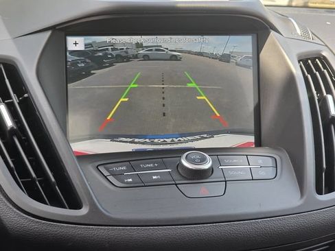 Used 2019 Ford Escape SE FWD image 11