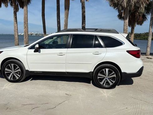 Used 2018 Subaru Outback 2.5i Limited image 2